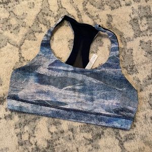 Lululemon invigorate bra